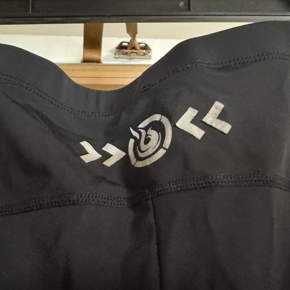 Beroy Padded Bike Shorts (NWOT) - Picture 3 of 5